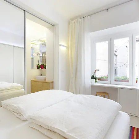 Apartment A4 *
